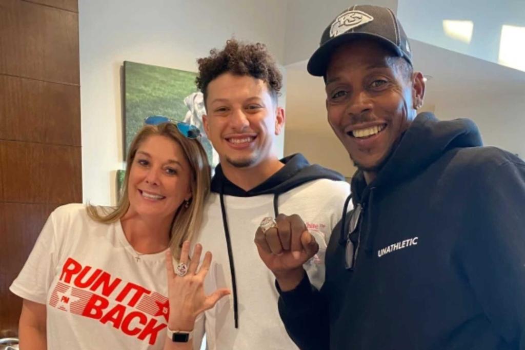 Patrick Mahomes with his parents, Pat Sr. and Randi.