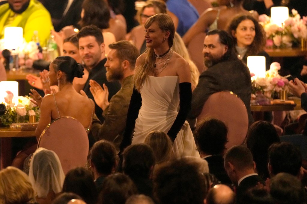 Taylor Swift walked right past ex Calvin Harris at the Grammys — how he reacted