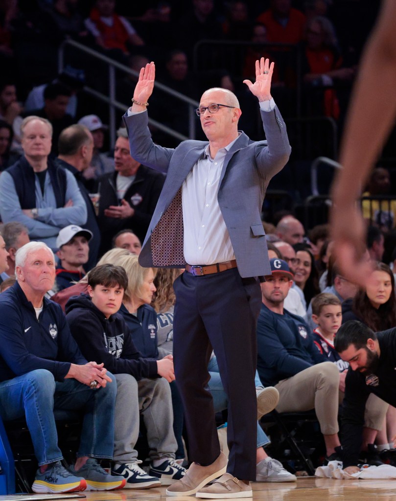 Connecticut Huskies head coach Dan Hurley reacts on the sideline during the first half 