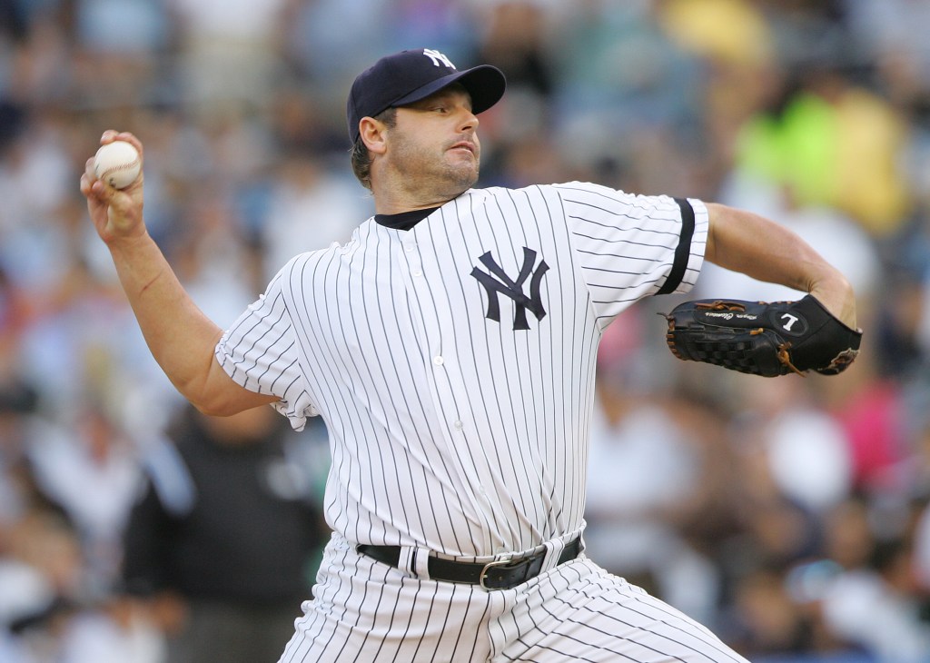 Roger Clemens pitching for the Yankees in 2007.