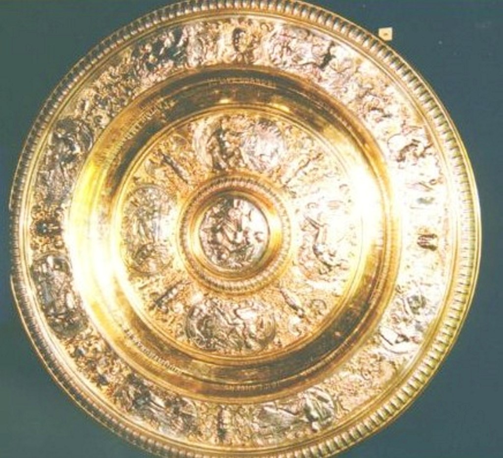 The gilt rosewater dish.