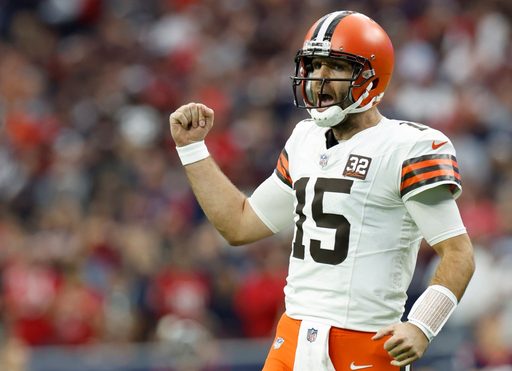 Browns quarterback Joe Flacco celebrates after a touchdown during the team's NFL wild-card playoff football game