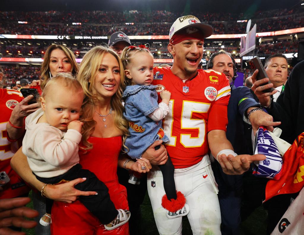 Brittany Mahomes and Patrick Mahomes celebrate the Chiefs' Super Bowl 2024 win with their kids.