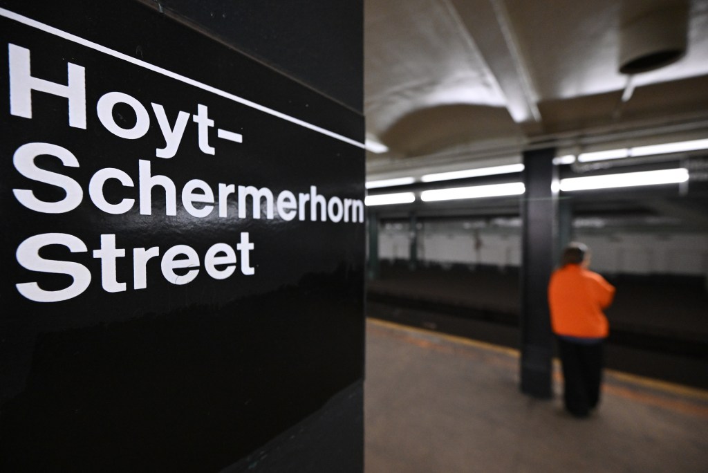 At least four gunshots were heard as the train pulled into the Hoyt–Schermerhorn Streets station. 