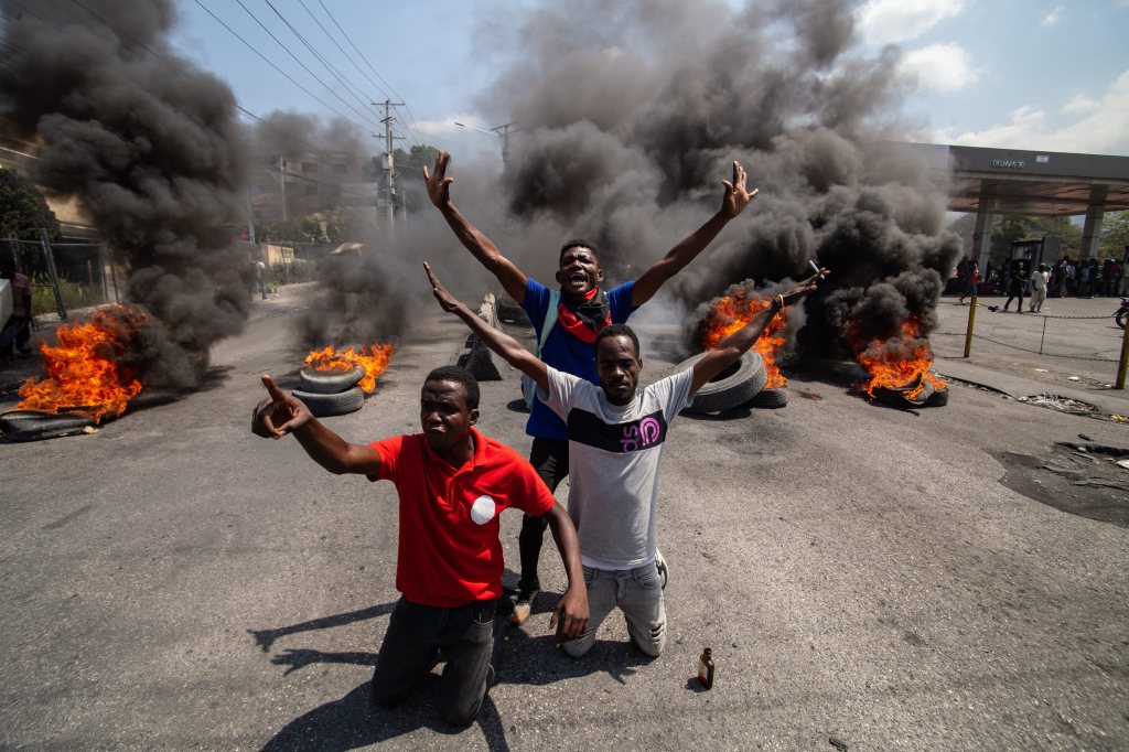 The rescue flight landing comes days after the State Department said there were no immediate plans to evacuate American citizens out of violence-torn Haiti. 