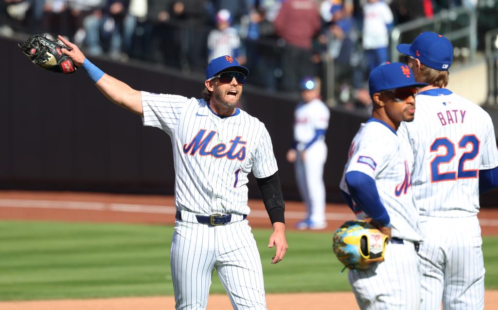 Jeff McNeil was upset with Hoskins' slide.