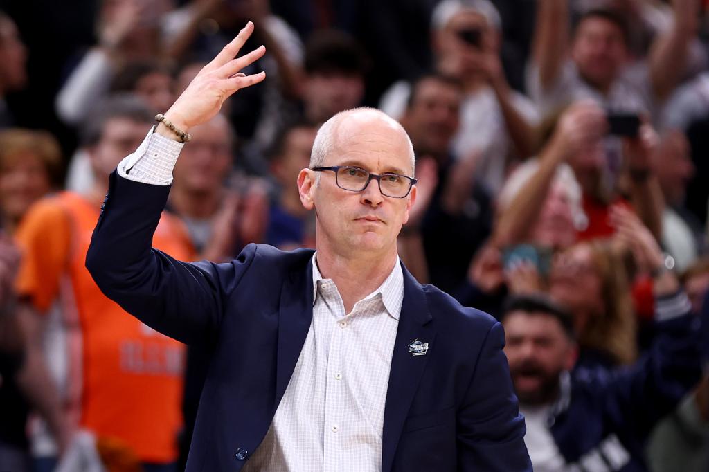 Head coach Dan Hurley of the Connecticut Huskies celebrates against the Illinois Fighting Illini