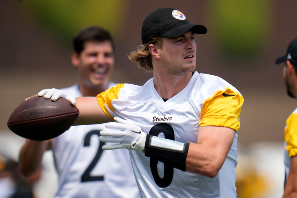 Pittsburgh Steelers quarterbacks Kenny Pickett, right, and Mason Rudolph (2) participate in the NFL football team's training camp in Latrobe, Pa., Thursday, July 27, 2023. 