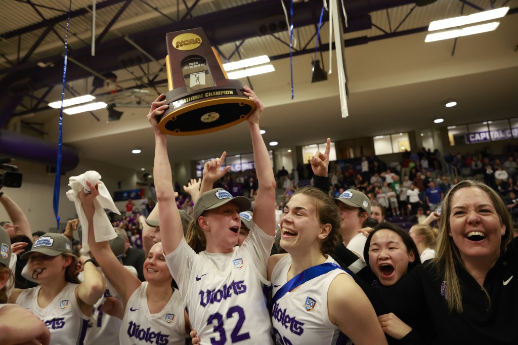 NYU won the DIII national championship and finished the season at 31-0.