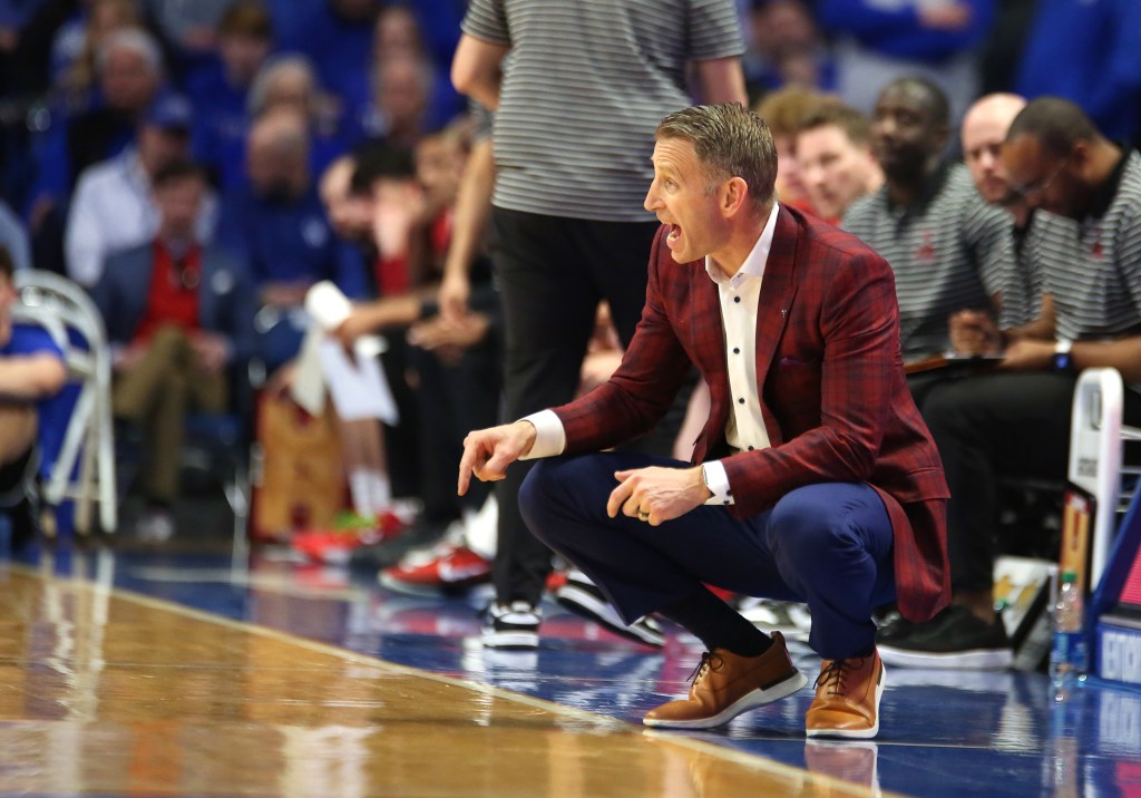 Alabama Crimson Tide head coach Nate Oats in a game between the Alabama Crimson Tide and the Kentucky Wildcats.