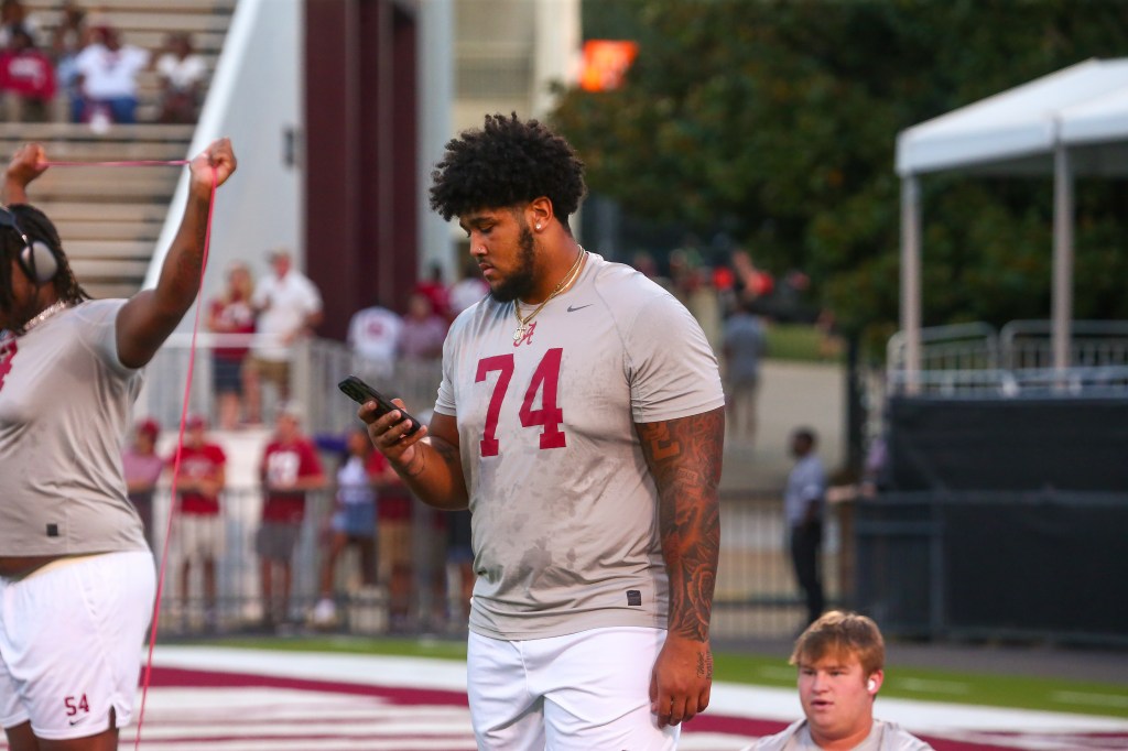 Kadyn Proctor is expected to transfer back to Alabama after a short stint with Iowa.