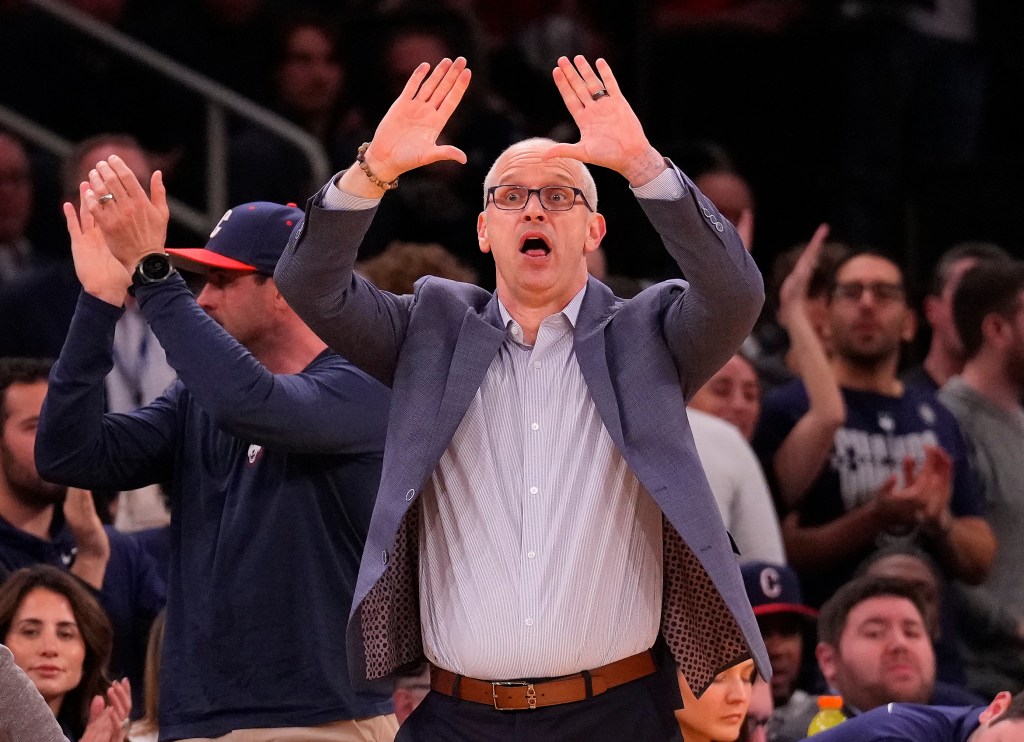 Connecticut Huskies head coach Dan Hurley 