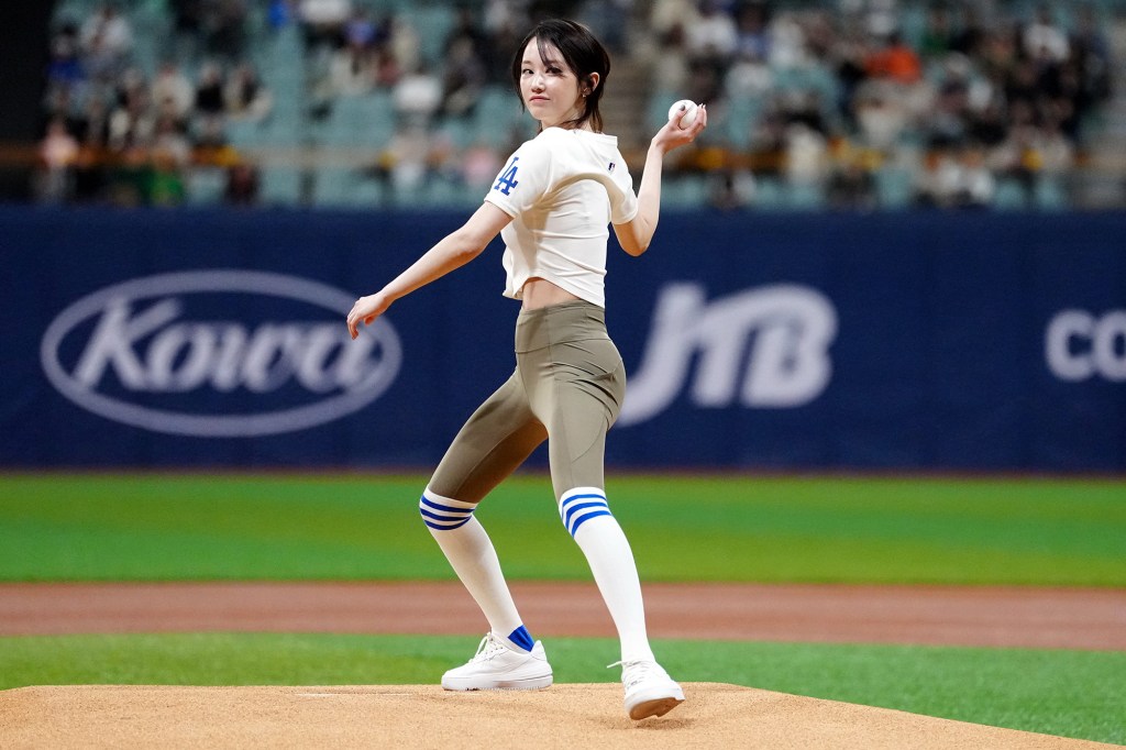 Jeon Jong-Seo throws out the ceremonial first pitch prior to the 2024 Seoul Series game between the Los Angeles Dodgers and the Kiwoom Heroes on March 17, 2024.