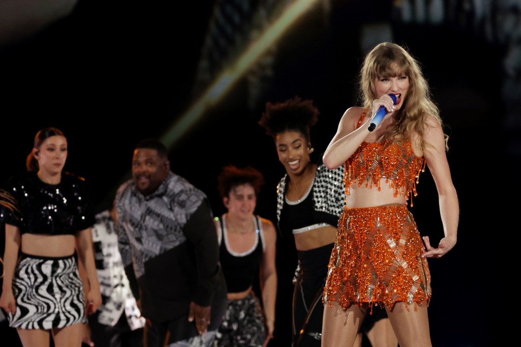 Pop phenomenon Taylor Swift urged her over 280 million Instagram followers to hit the polls.