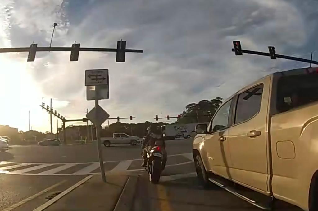 A mullet-sporting motorcyclist whose license plate reads "WILL RUN" led police on a wild high-speed chase through several Florida cities -- for the second time in just one week.