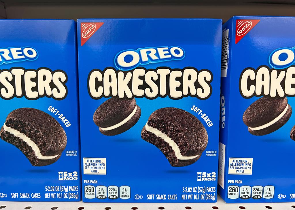 After being discontinued for ten years, Nabisco brought Oreo Cakesters back in 2022.