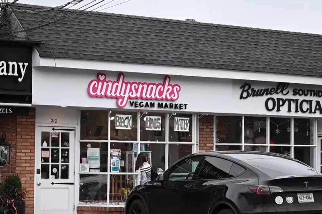 CindySnacks, in Huntington, accused one of its vendors, The Savory Fig, of supplying it with non-vegan doughnuts from Dunkin.