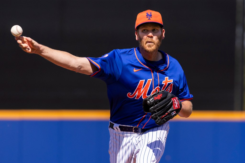 Mets relief pitcher Michael Tonkin throws in the fourth inning against the Miami Marlins