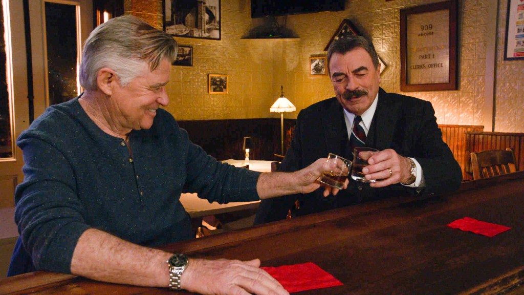 Treat Williams and Tom Selleck as Lenny Ross and NYPD Commissioner Frank Reagan in a 2018 episode of "Blue Bloods."