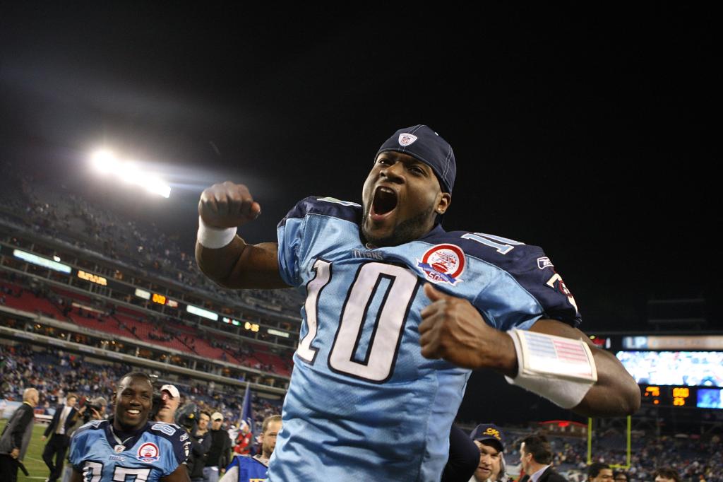 Vince Young #10 of the Tennessee Titans celebrates after a 20-17 victory over the Arizona Cardinals at LP Field on November 29, 2009 in Nashville, Tennessee. 