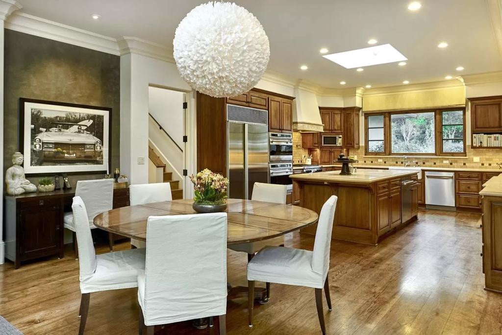 The sleek kitchen and breakfast area. 