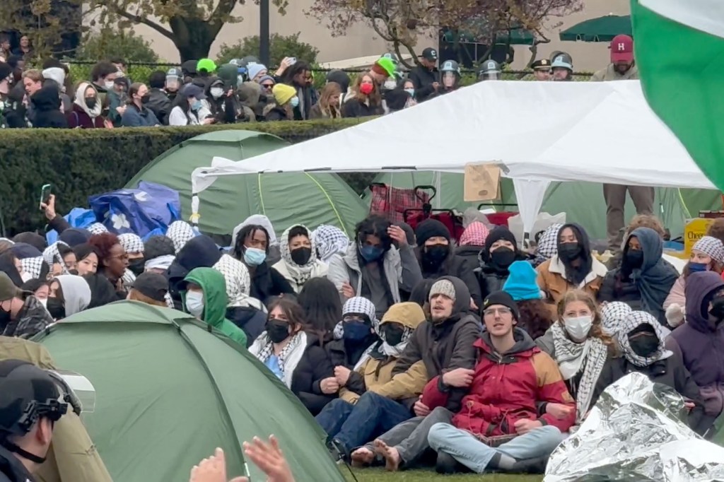 A crowd of demonstrators gathered on Columbia University's campus.