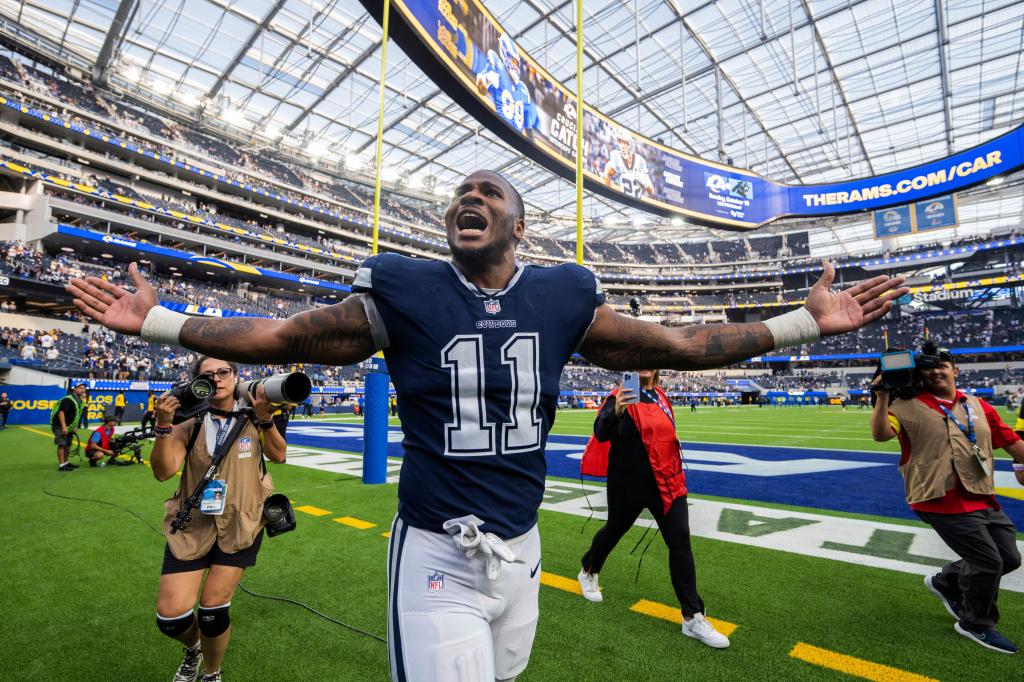 Dallas Cowboys linebacker Micah Parsons (11) gestures to fans after the team's NFL football game against the Los Angeles Rams on Oct. 9, 2022, in Inglewood, Calif.  