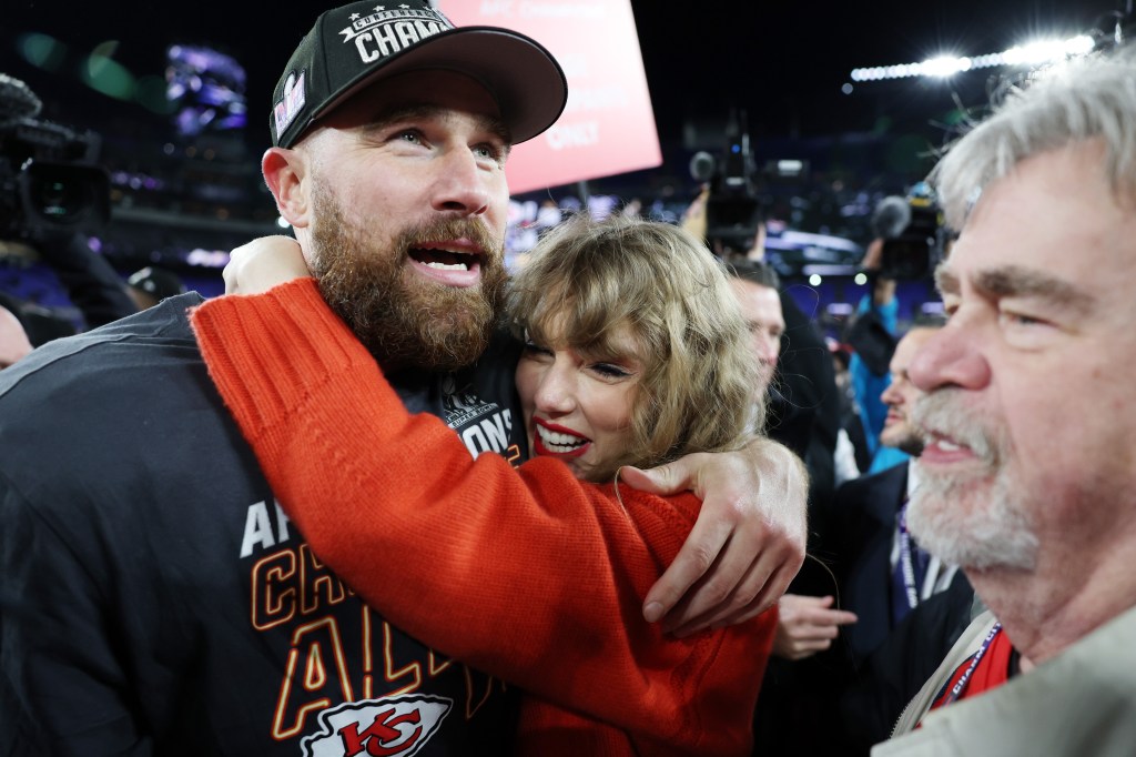 BALTIMORE, MARYLAND - JANUARY 28: Travis Kelce #87 of the Kansas City Chiefs celebrates with Taylor Swift after a 17-10 victory against the Baltimore Ravens in the AFC Championship Game at M&T Bank Stadium on January 28, 2024 in Baltimore, Maryland. (Photo by Patrick Smith/Getty Images) ***BESTPIX***
***BESTPIX*** AFC Championship - Kansas City Chiefs v Baltimore Ravens