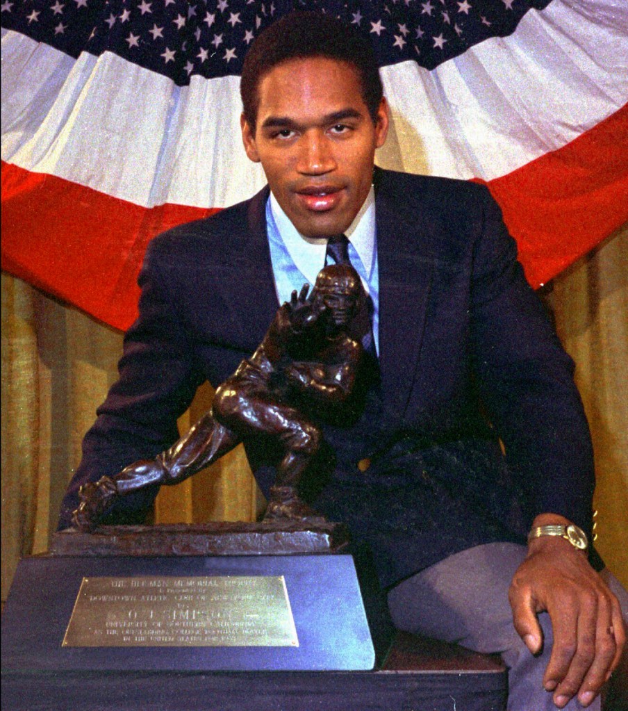 Simpson won the Heisman Trophy as a star running back for the University of Southern California Trojans.