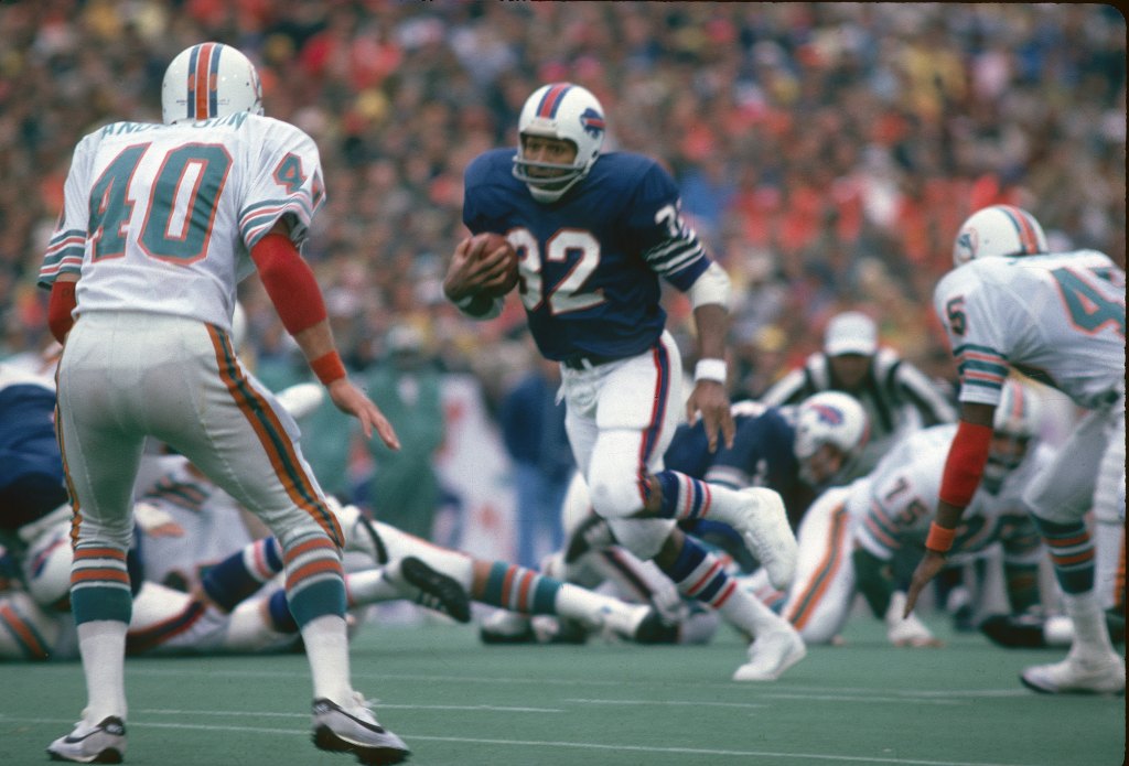 O.J. Simpson runs the ball for the Bills.