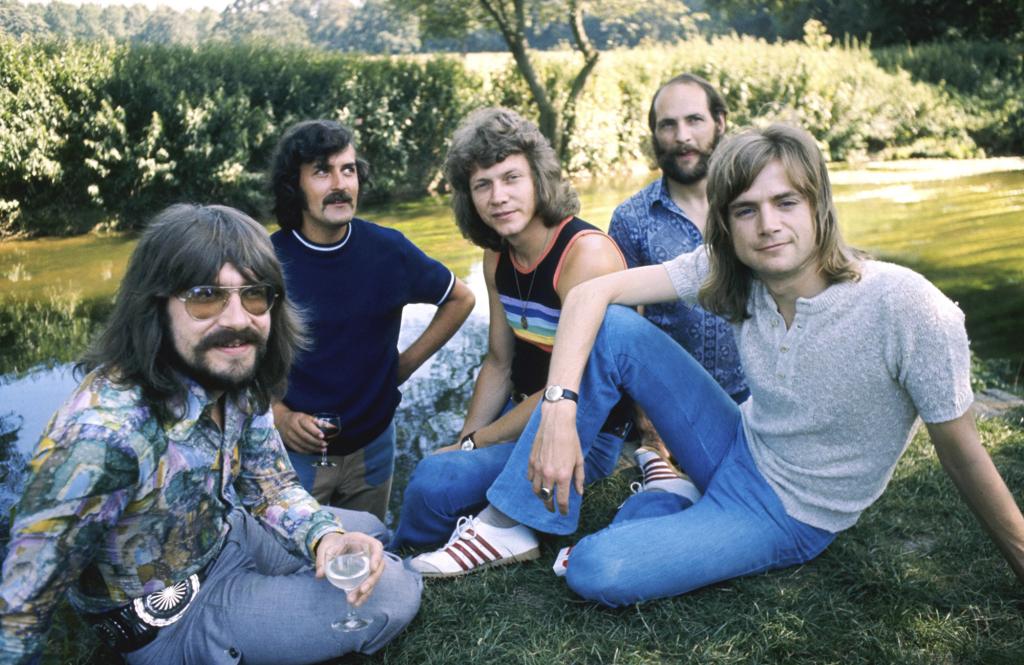 Moody Blues 1971 Graeme Edge, Ray Thomas, John Lodge, Mike Pinder and Justin Hayward.