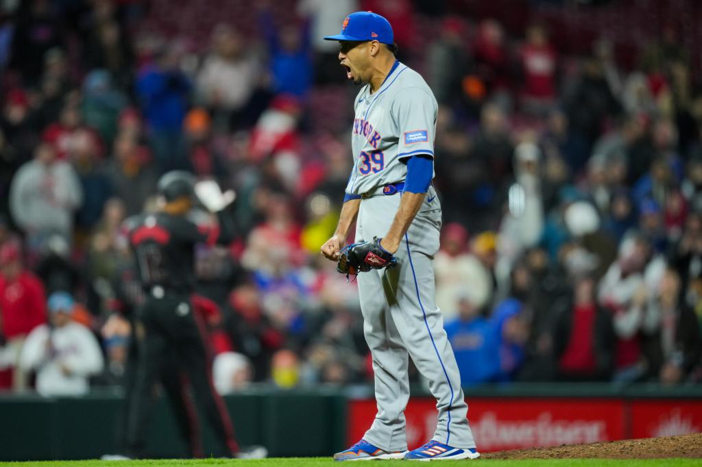 Edwin DÃaz #39 of the New York Mets yells as he reacts to striking out Jake Fraley #27 of the Cincinnati Reds to end the game at Great American Ball Park on April 05, 2024 in Cincinnati, Ohio. 