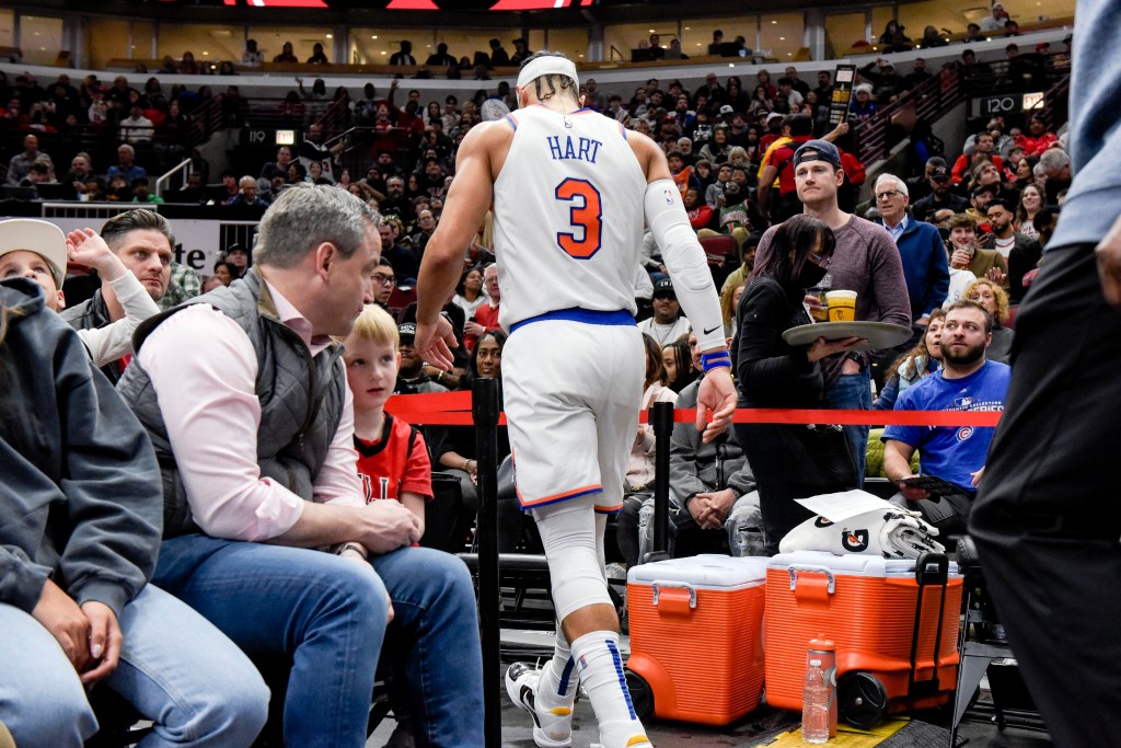New York Knicks' Josh Hart (3) walks off the court after being ejected from the game against the Chicago Bulls during the first quarter of an NBA basketball game in Chicago, Friday, April 5, 2024.