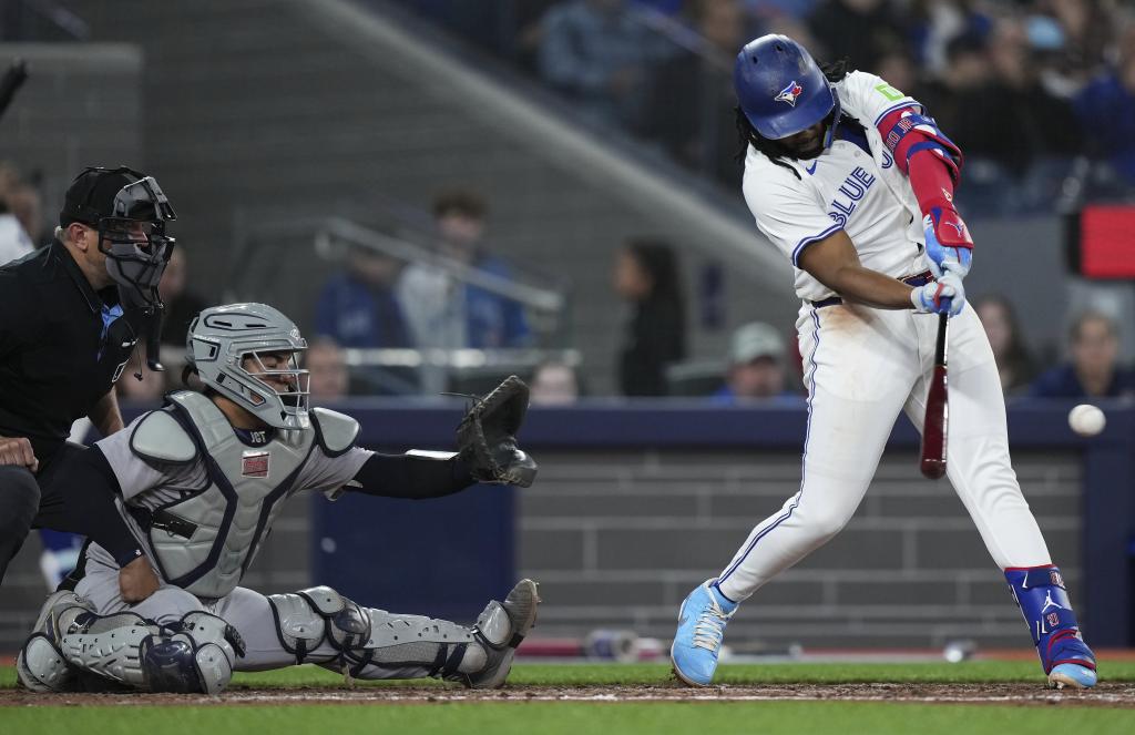 Vladamir Guerrero Jr. rips a two-run single in the fourth inning of the Yankees' loss to the Blue Jays.