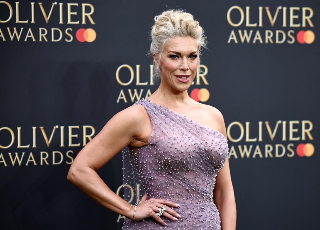 Hannah Waddingham slammed a male photographer during London's prestigious Olivier Awards on Sunday after asking the "Ted Lasso" star to "show leg."