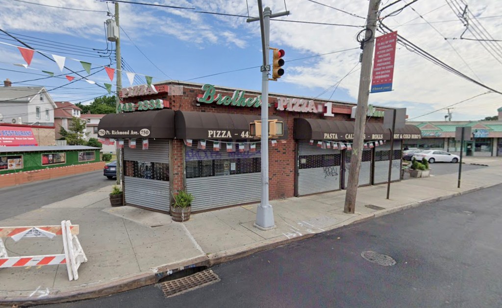 Staten Island pizzeria where body was found.