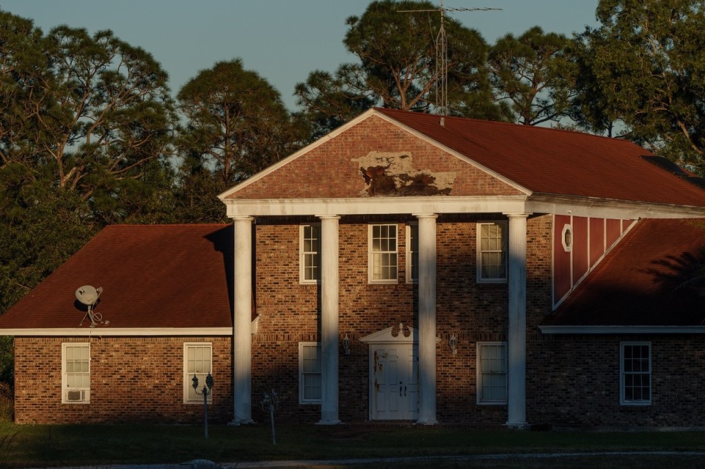 The Florida mansion sits on 10 acres and has been in the William's family since 1995. 