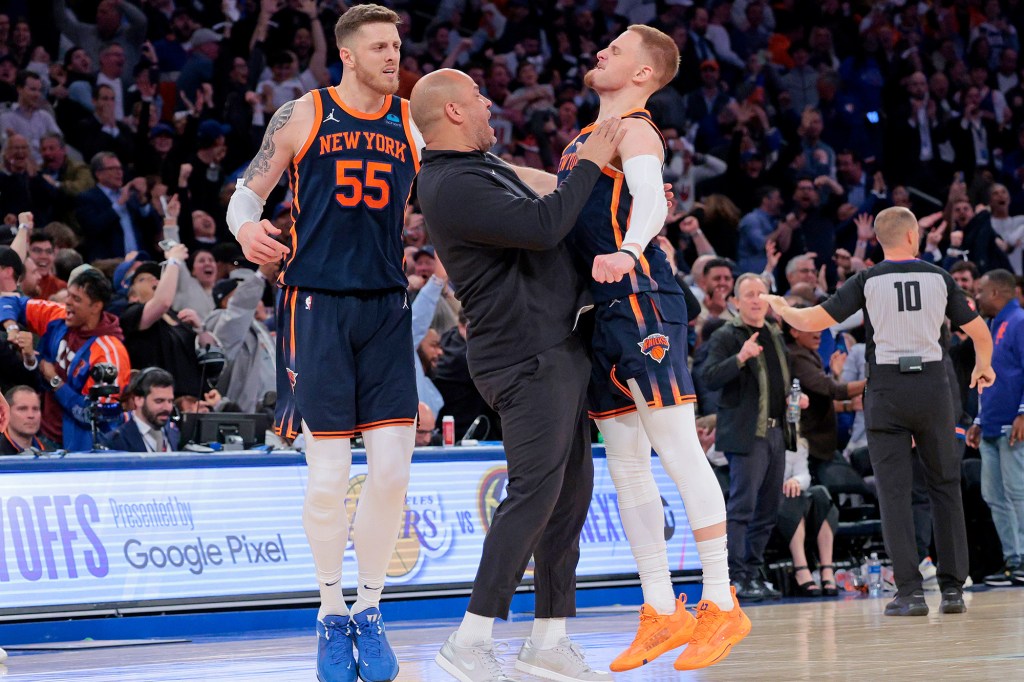 Donte DiVincenzo celebrates after hitting the go-ahead 3-pointer for the Knicks on Monday.