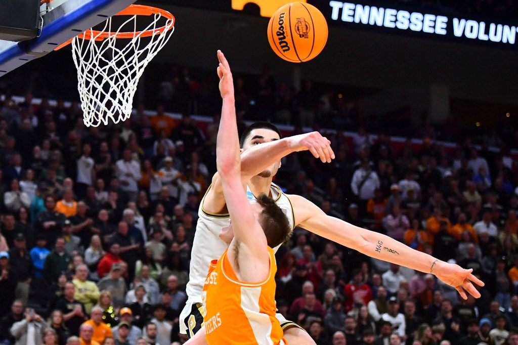 Zach Edey pieced together a 40-point, 16-rebound masterpiece for Purdue on Sunday against Tennessee.