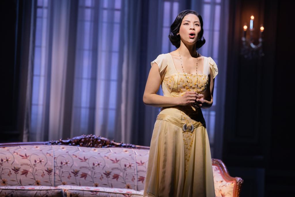 Eva Noblezada singing