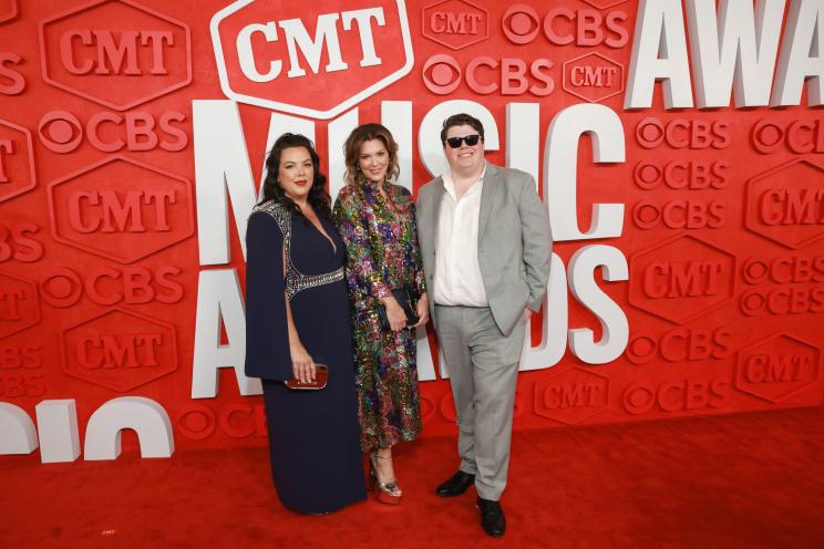 Krystal Keith, Shelley Covel Rowland and Stelen Keith Covel at the 2024 CMT Music Awards red carpet, during tribute to their late father, Toby Keith.