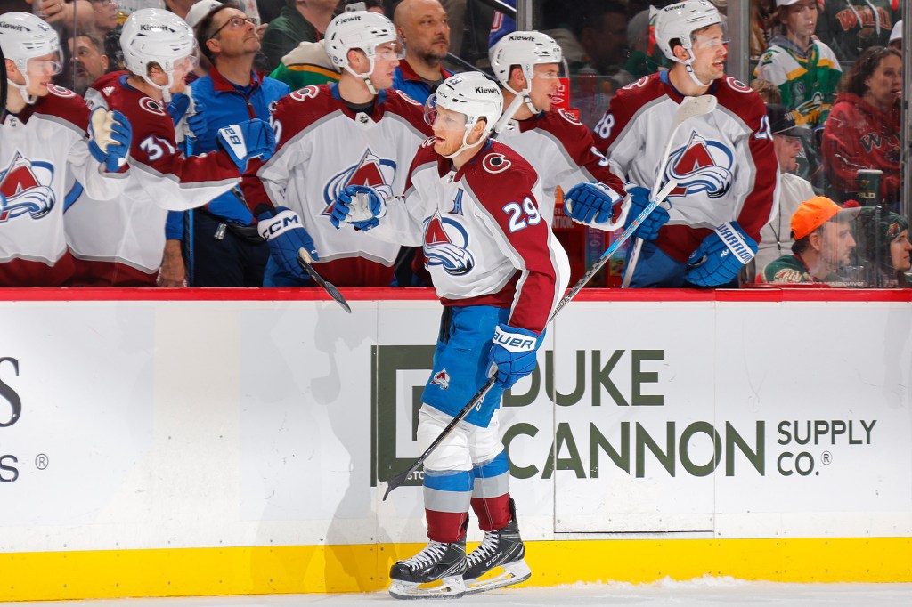 Nathan MacKinnon entered Saturday with 131 points in the Art Ross race.