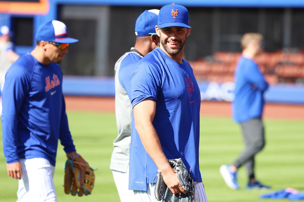 J.D. Martinez was in the Mets' lineup for the first time Friday.