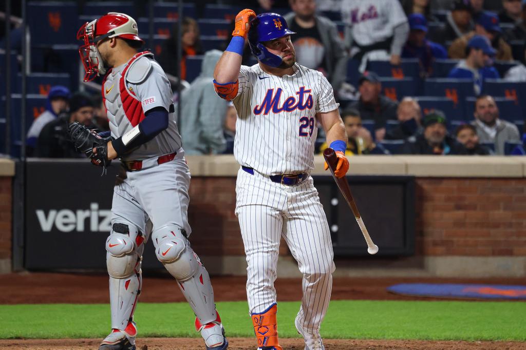 DJ Stewart strikes out to end the Mets' loss to the Cardinals on Friday.