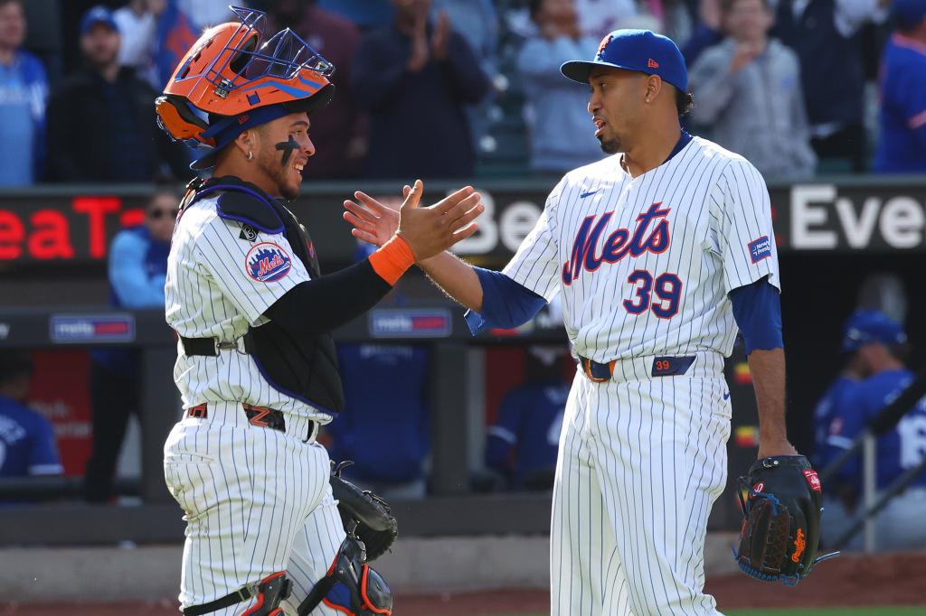 Edwin Diaz recorded the save for the Mets on Sunday.