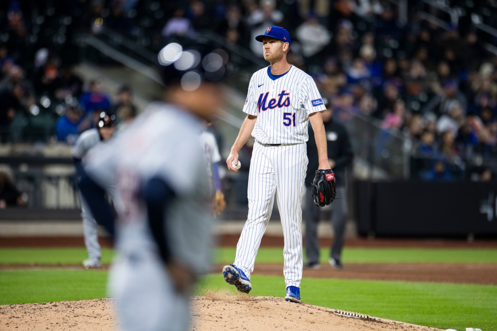 Mets relief pitcher Michael Tonkin reacts in the 10th inning against the Detroit Tigers