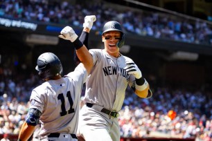 aaron judge celebrate yankees diamondbacks extra innings