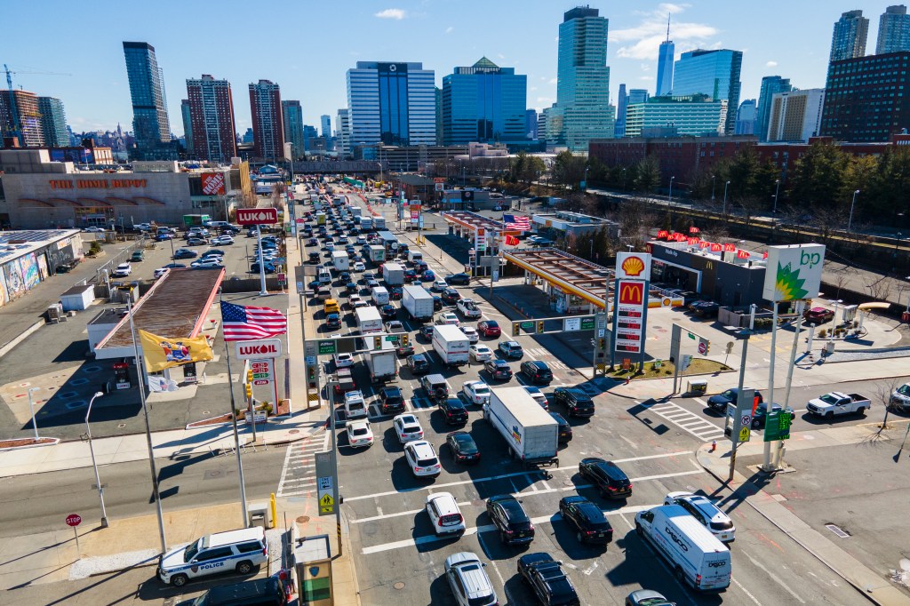 Traffic heading into New York City.