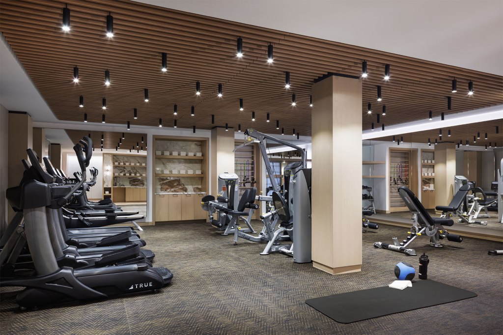Tenants can enjoy a cellar-level amenity suite including a state-of-the-art fitness center, a yoga room and a cafe.