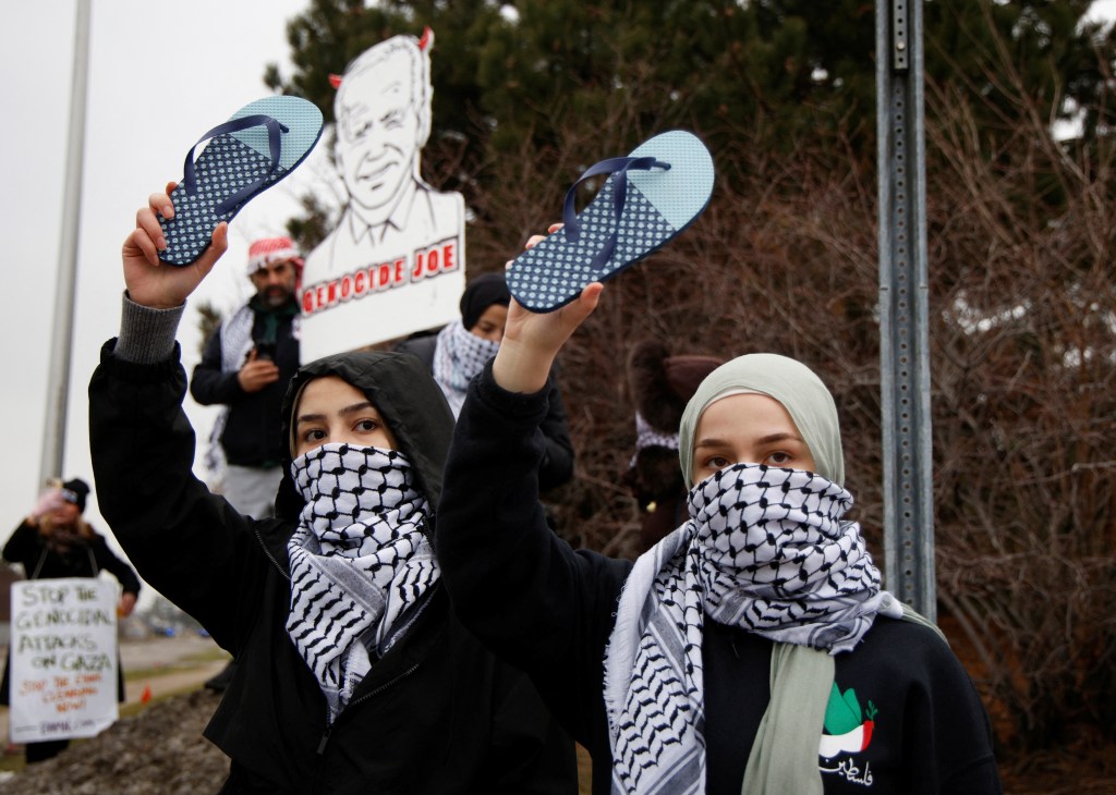 Protestors rally for a cease fire in Gaza outside a UAW union hall during a visit by U.S. President Joe Biden in Warren, Michigan, U.S.  February 1, 2024.  